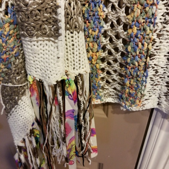 Vest - Picture 3 of 4